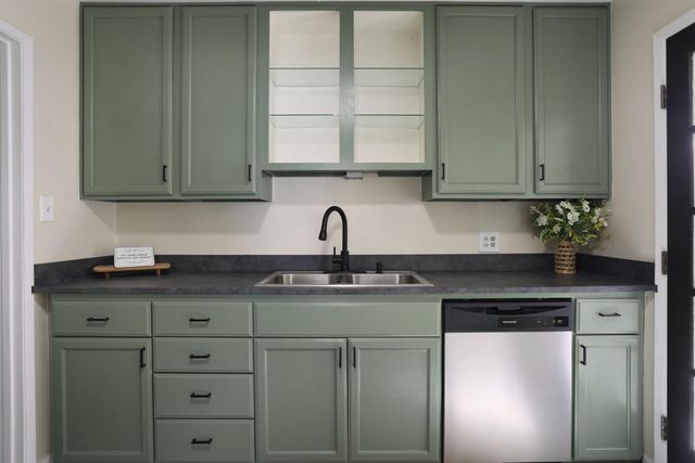 32 S Corinth Ave, Lodi, CA 95242