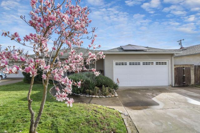 32 S Corinth Ave, Lodi, CA 95242