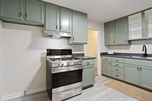 32 S Corinth Ave, Lodi, CA 95242