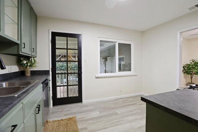 32 S Corinth Ave, Lodi, CA 95242