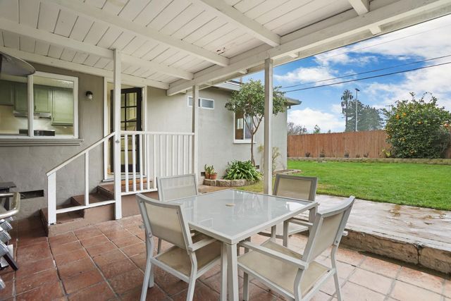 32 S Corinth Ave, Lodi, CA 95242