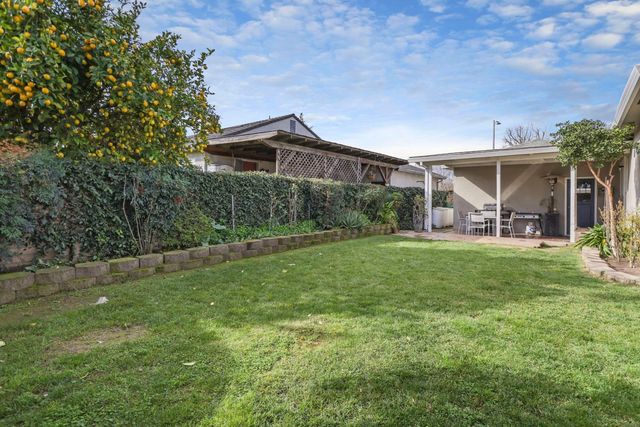 32 S Corinth Ave, Lodi, CA 95242