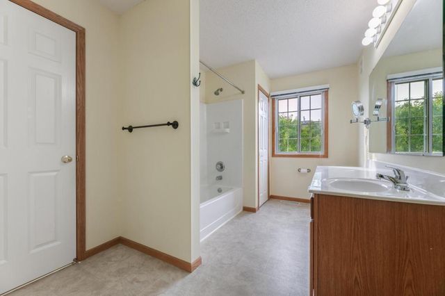 17682 96th Avenue N, Maple Grove, MN 55311