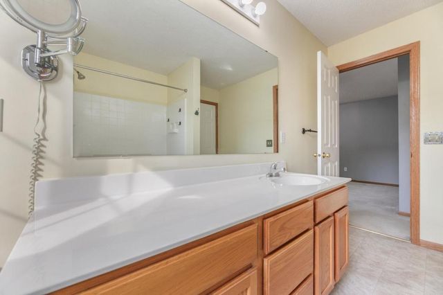 17682 96th Avenue N, Maple Grove, MN 55311