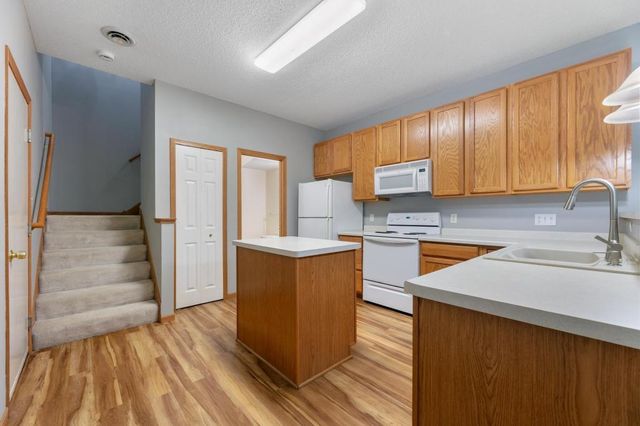 17682 96th Avenue N, Maple Grove, MN 55311