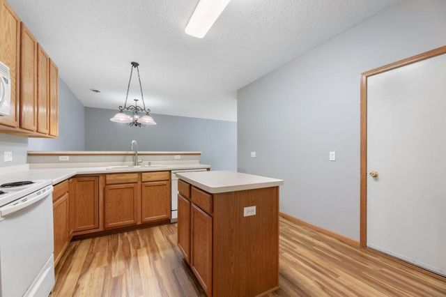 17682 96th Avenue N, Maple Grove, MN 55311