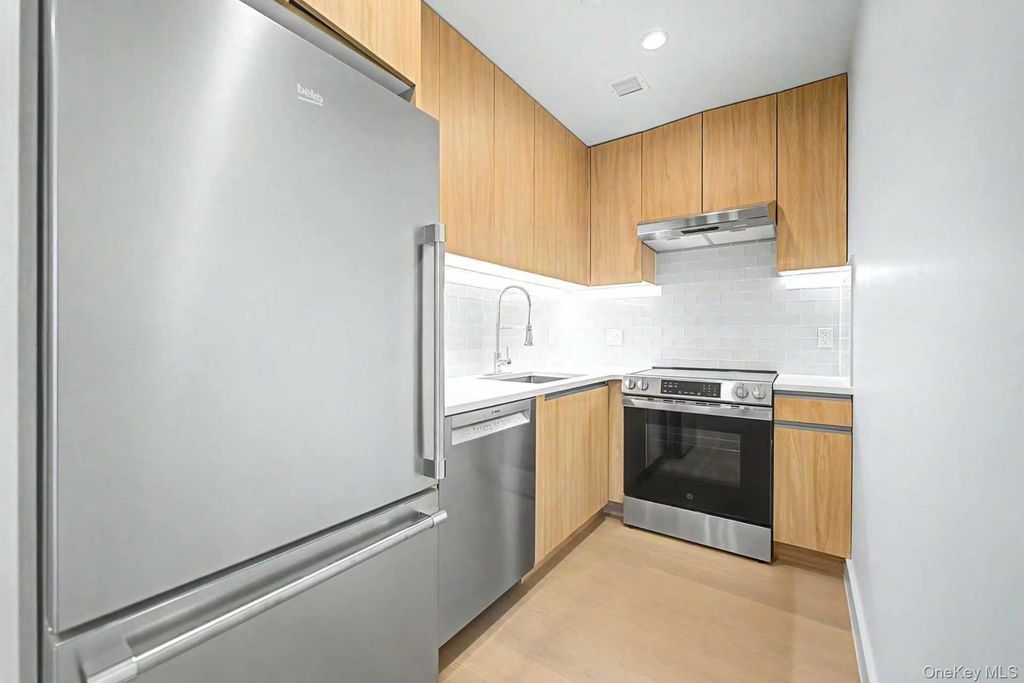 150-02 Northern Boulevard 3J, Flushing, NY 11354 — photo 4