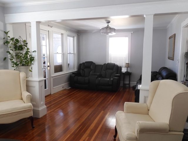 194 Oakland Ave, Methuen, MA 01844