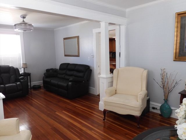 194 Oakland Ave, Methuen, MA 01844