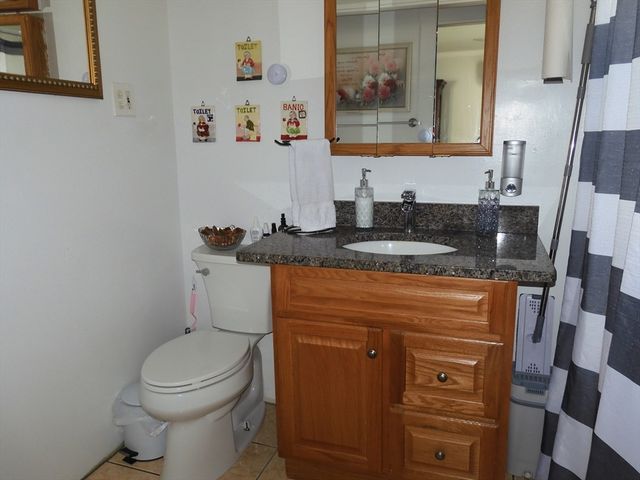 194 Oakland Ave, Methuen, MA 01844