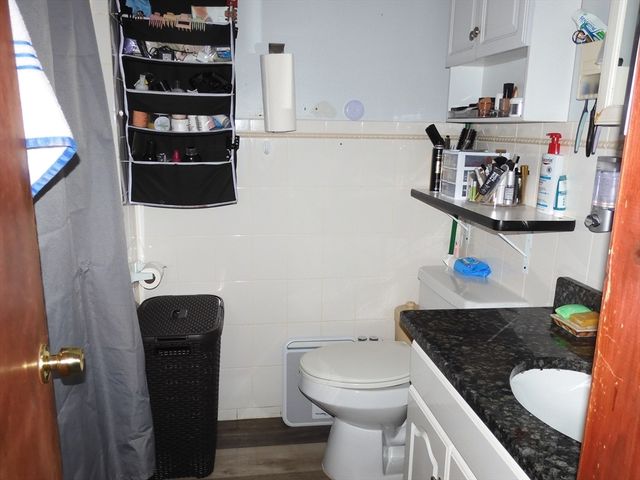 194 Oakland Ave, Methuen, MA 01844