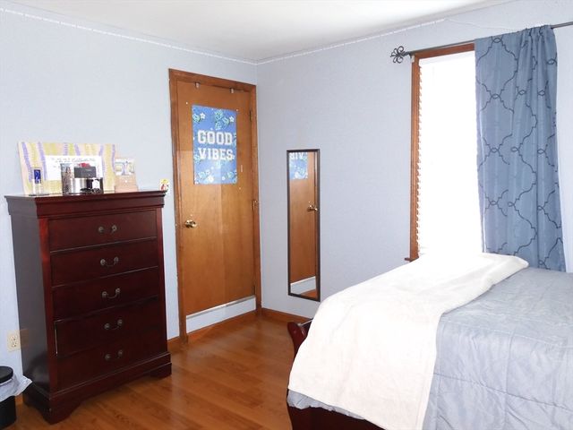 194 Oakland Ave, Methuen, MA 01844