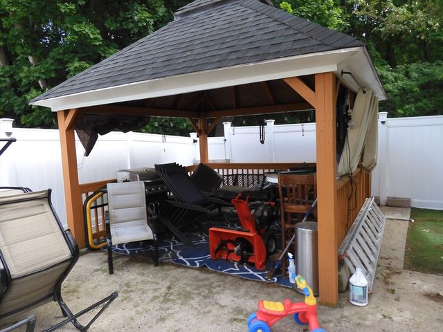 194 Oakland Ave, Methuen, MA 01844