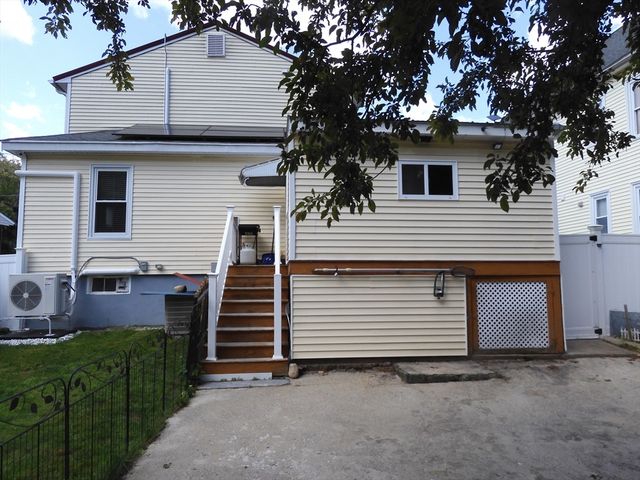 194 Oakland Ave, Methuen, MA 01844
