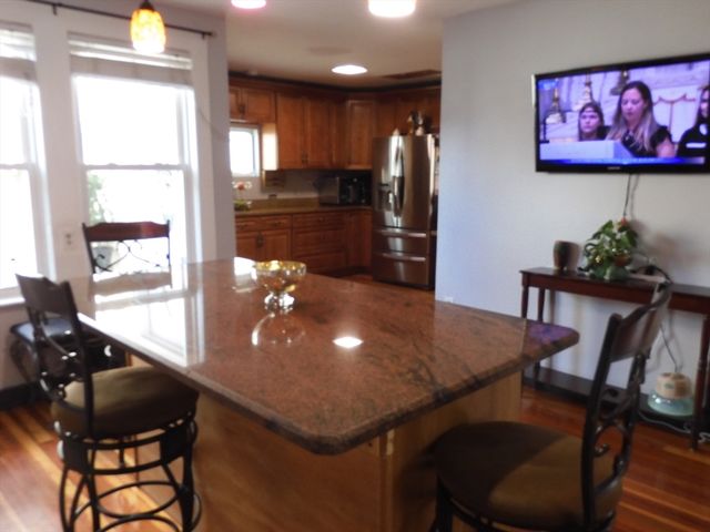 194 Oakland Ave, Methuen, MA 01844