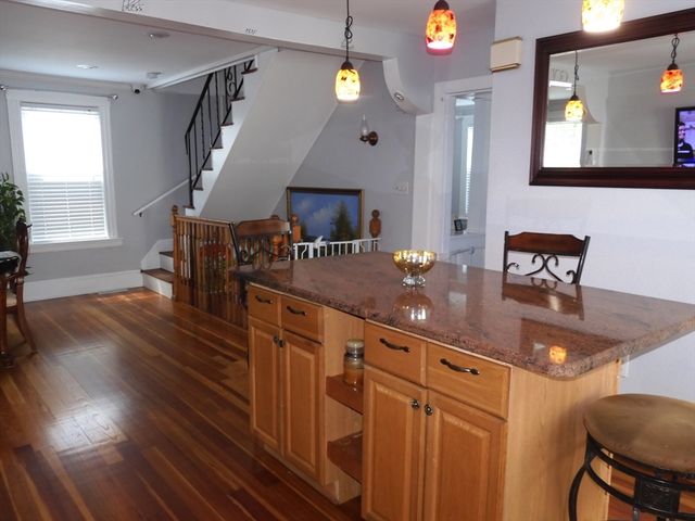194 Oakland Ave, Methuen, MA 01844