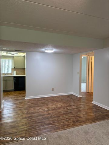 2323 Golf Lake Circle 1111, Melbourne, FL 32935
