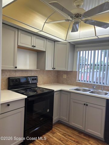 2323 Golf Lake Circle 1111, Melbourne, FL 32935