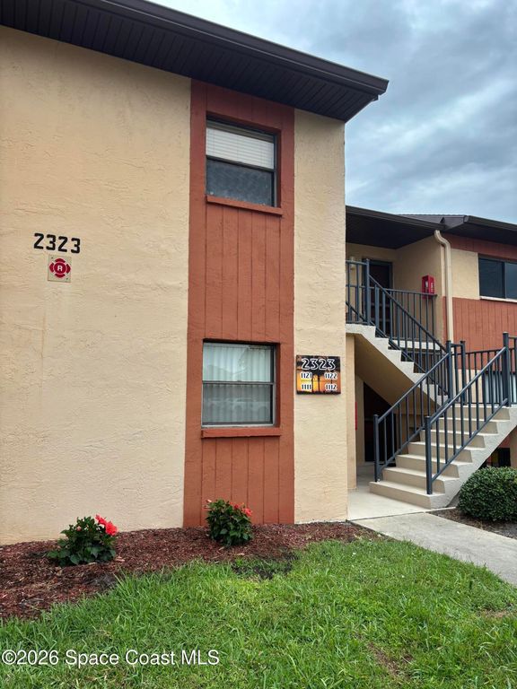 2323 Golf Lake Circle 1111, Melbourne, FL 32935