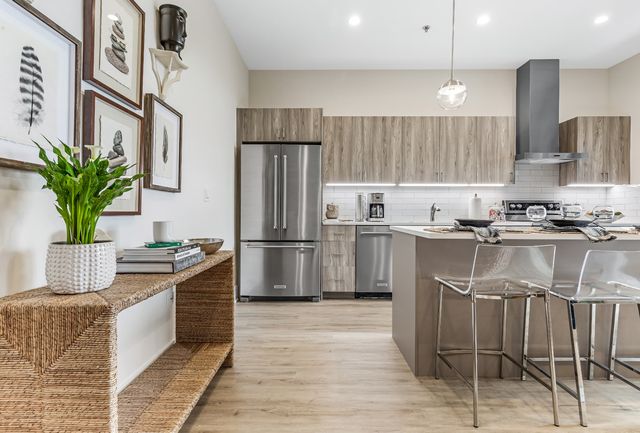 435 Madison Street 407, Oak Park, IL 60302