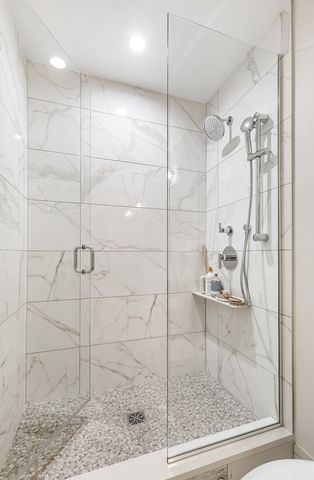 435 Madison Street 407, Oak Park, IL 60302
