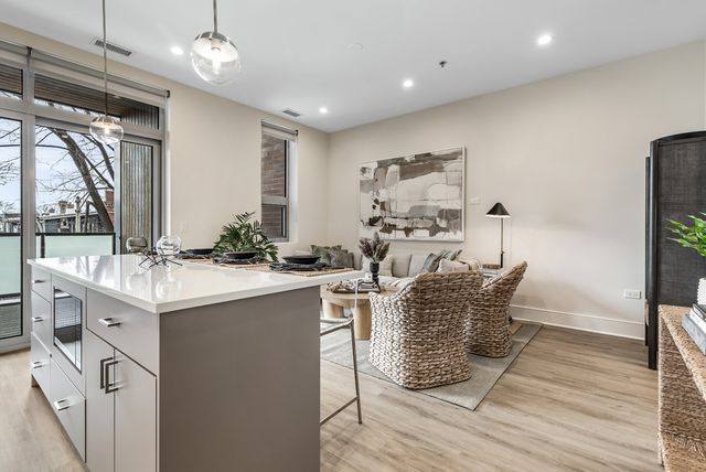 435 Madison Street 407, Oak Park, IL 60302