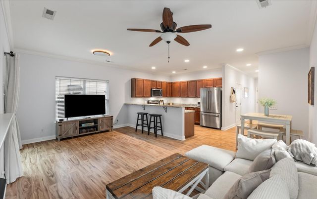 187 W Pine Street, Summerville, SC 29485