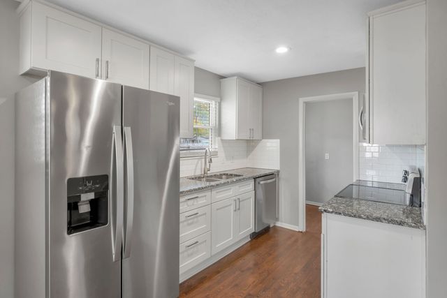 2721 Jones Ave, Nashville, TN 37207