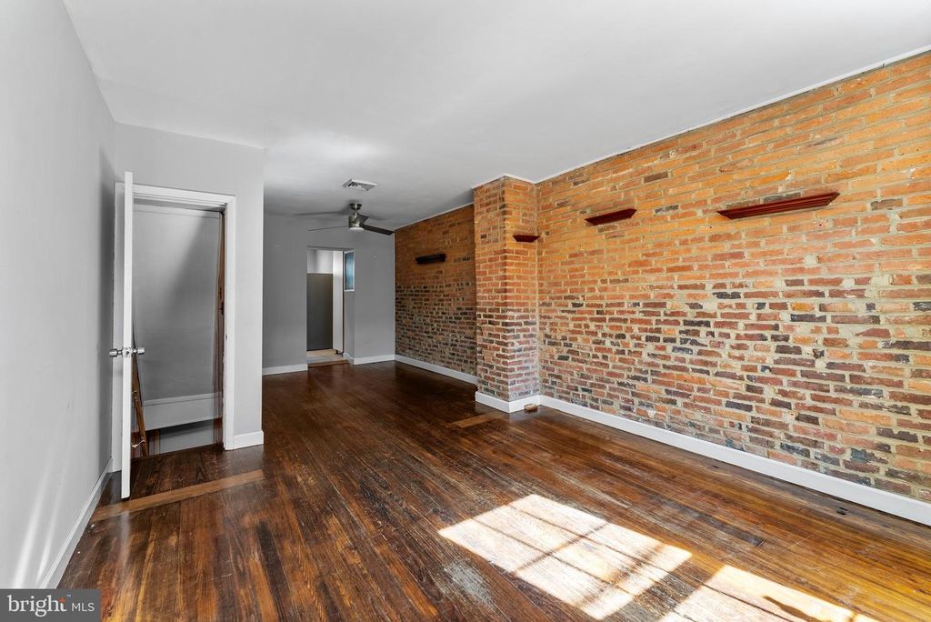 130 E RANDALL ST, Baltimore, MD 21230