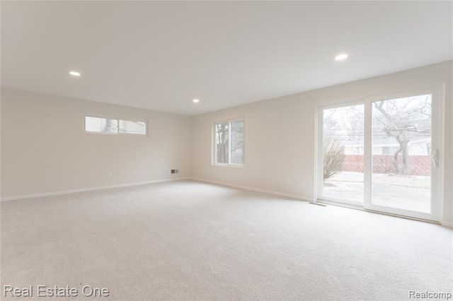 19339 Starlane Street, Southfield, MI 48075