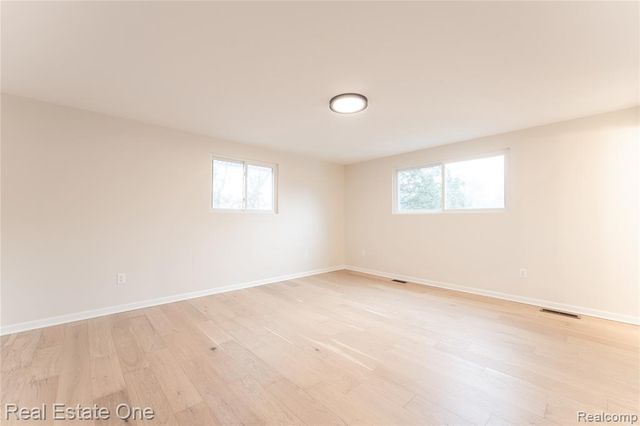 19339 Starlane Street, Southfield, MI 48075