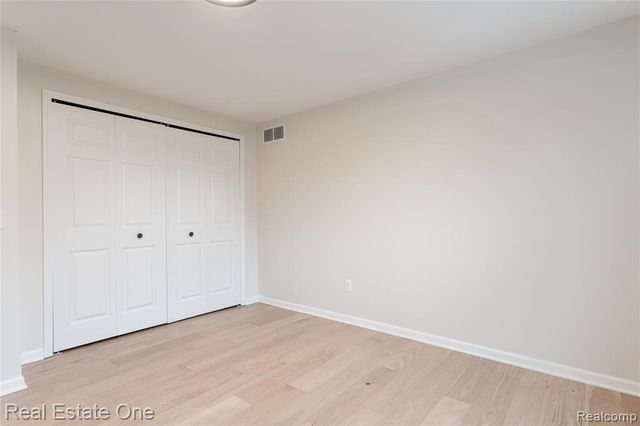 19339 Starlane Street, Southfield, MI 48075