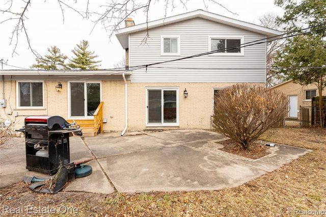 19339 Starlane Street, Southfield, MI 48075