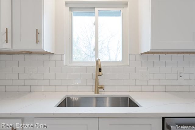 19339 Starlane Street, Southfield, MI 48075