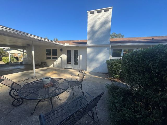 2105 Stonebridge Rd, Dothan, AL 36301