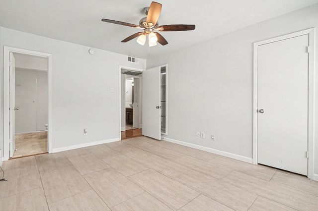 5926 Sandhurst Lane 223, Dallas, TX 75206