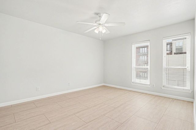 5926 Sandhurst Lane 223, Dallas, TX 75206