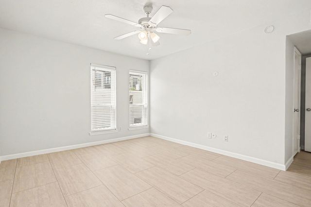 5926 Sandhurst Lane 223, Dallas, TX 75206
