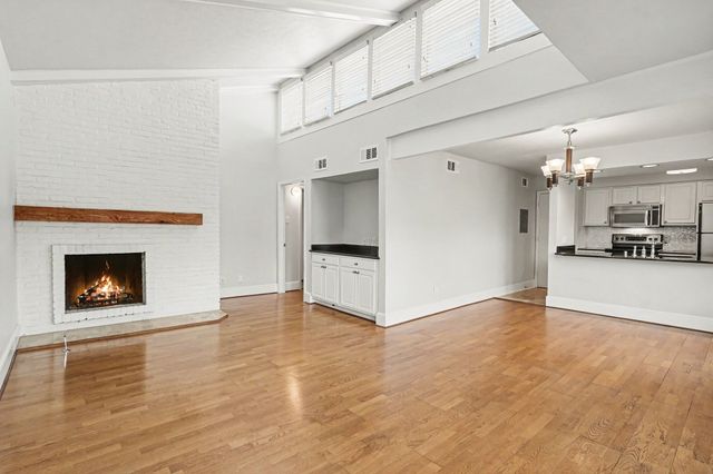 5926 Sandhurst Lane 223, Dallas, TX 75206