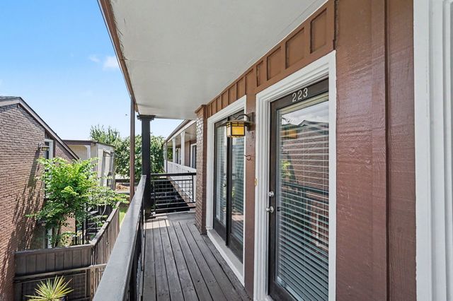 5926 Sandhurst Lane 223, Dallas, TX 75206