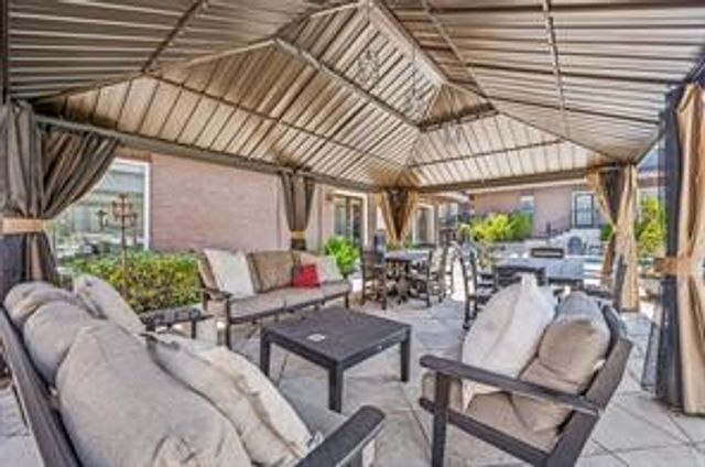 5926 Sandhurst Lane 223, Dallas, TX 75206