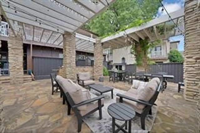 5926 Sandhurst Lane 223, Dallas, TX 75206