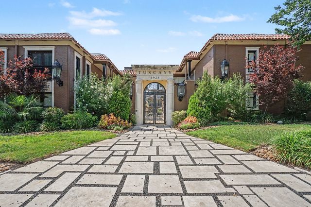 5926 Sandhurst Lane 223, Dallas, TX 75206