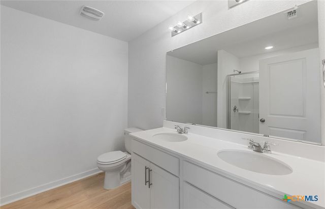 203 Green Berets Bend, Jarrell, TX 76537