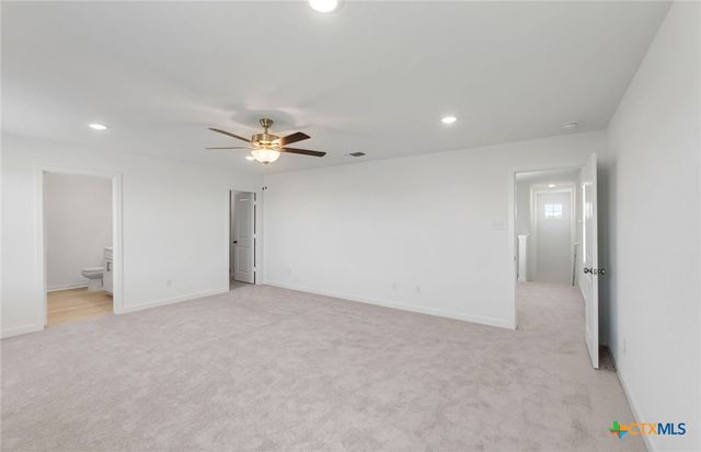 203 Green Berets Bend, Jarrell, TX 76537