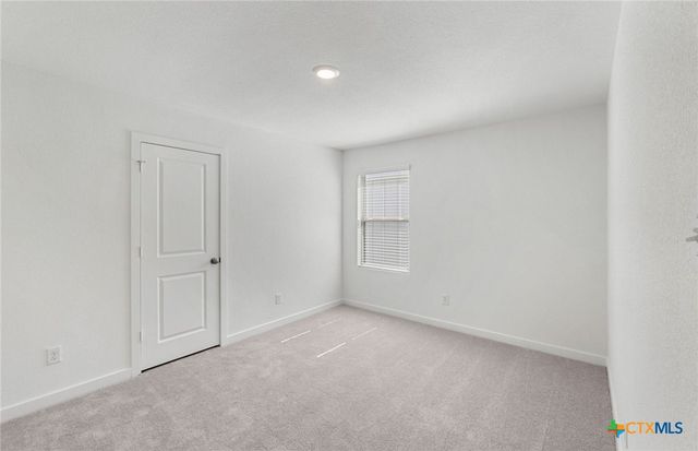 203 Green Berets Bend, Jarrell, TX 76537