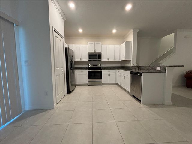 36425 CAMPFIRE TERRACE, Zephyrhills, FL 33541