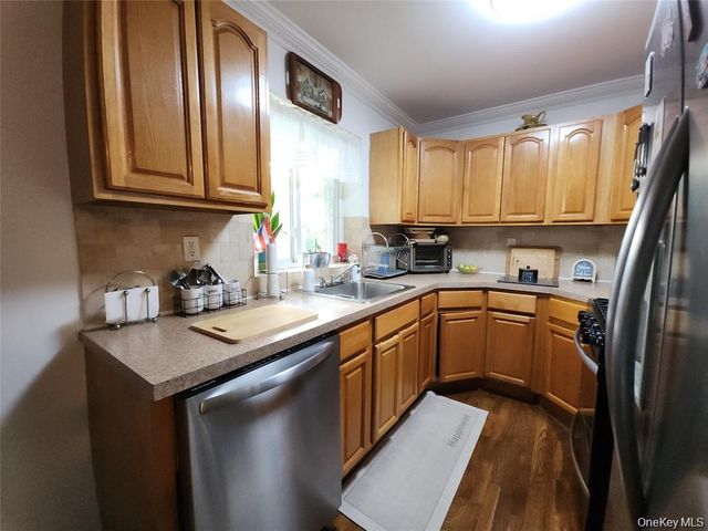 101 Longstreet Avenue, Bronx, NY 10465