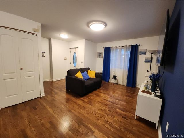 101 Longstreet Avenue, Bronx, NY 10465