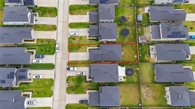 1223 Blue Hazel Court, Pinehurst, TX 77362